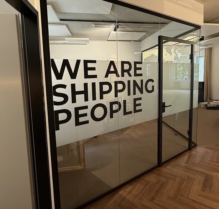 Folierung bei Ocean7 — Projekt von MS Folien und Werbetechnik